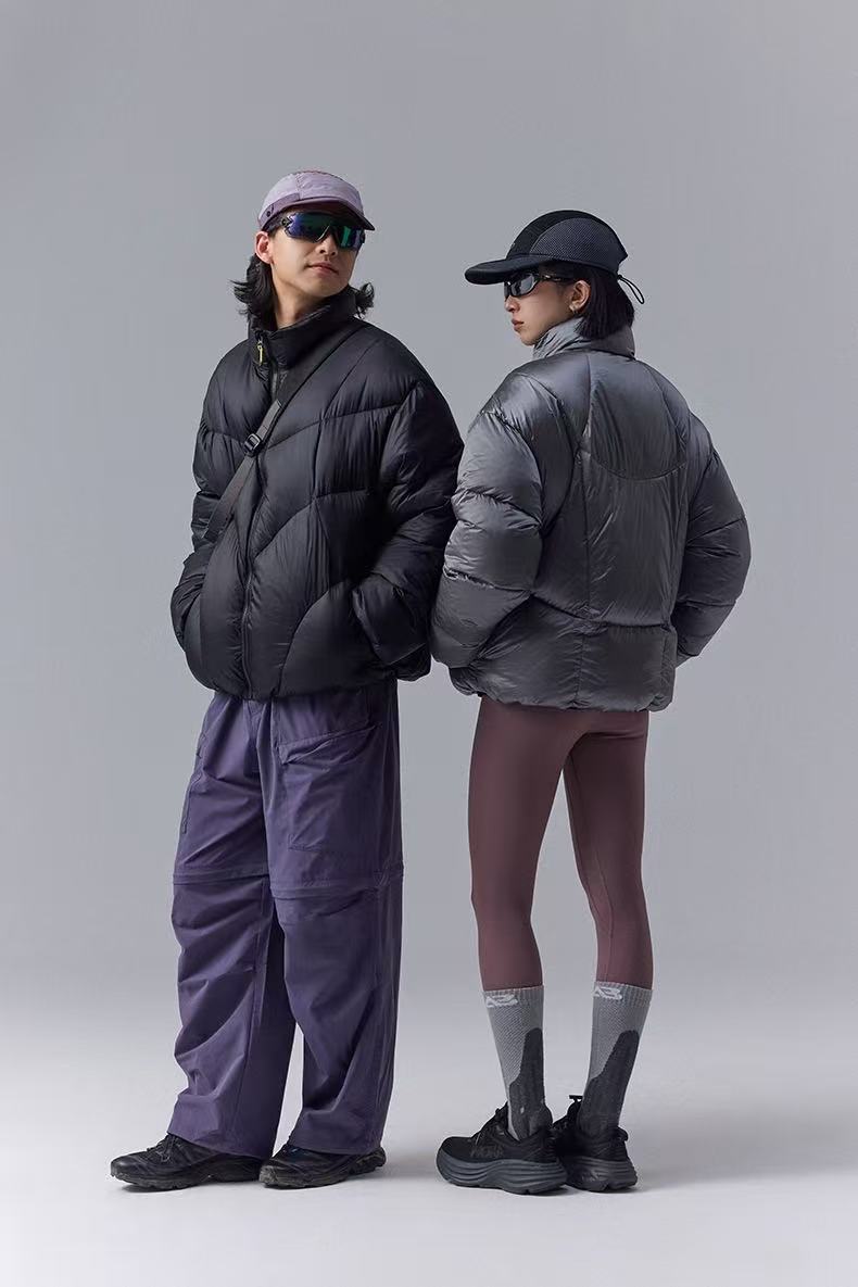 Metallic Water-Resistant Puffer Jacket in 90% White Duck Down