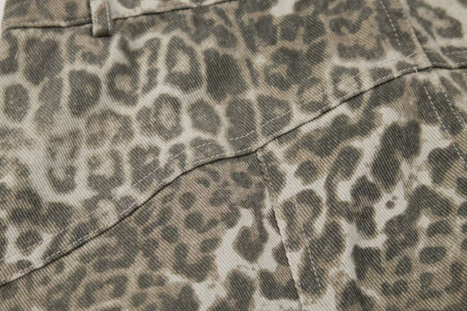 Leopard-Print Wide-Leg Baggy Jeans