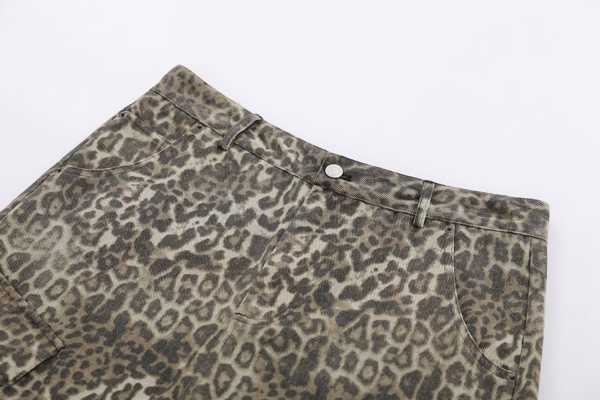 Vintage Leopard Print Wide-Leg Jorts