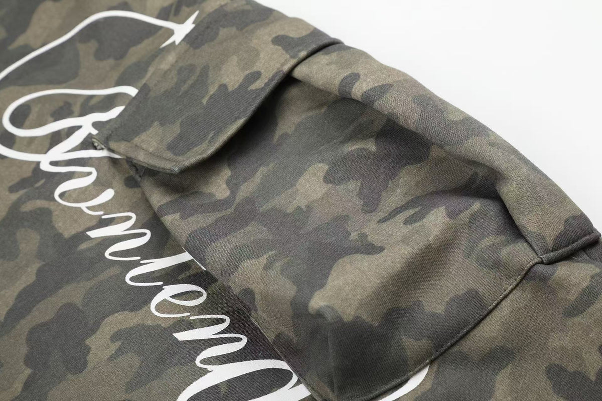 Camo Cursive Script Print Wide-Leg Sweatpants