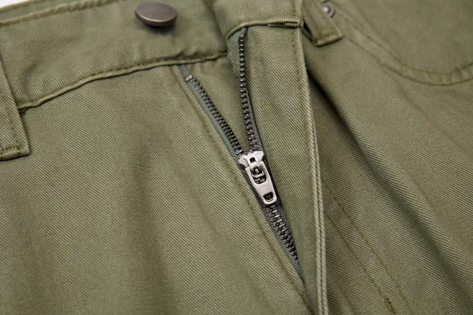 Wide-Leg Cargo Pants