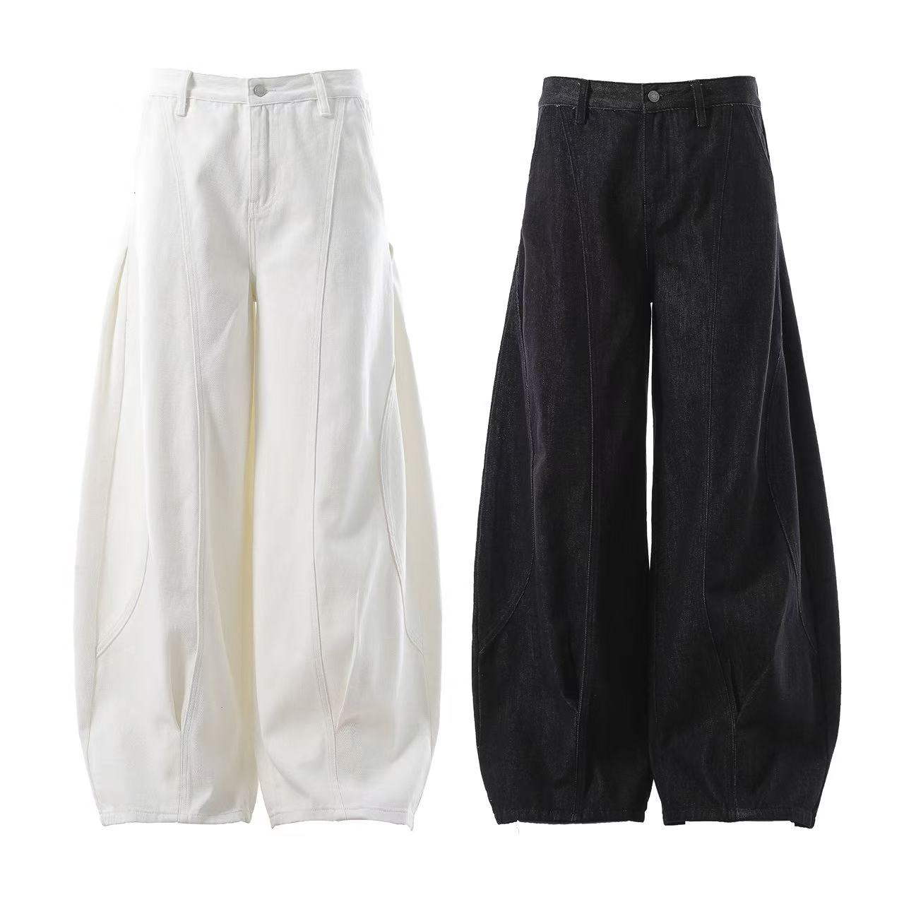 Wide-Leg Baggy Jeans