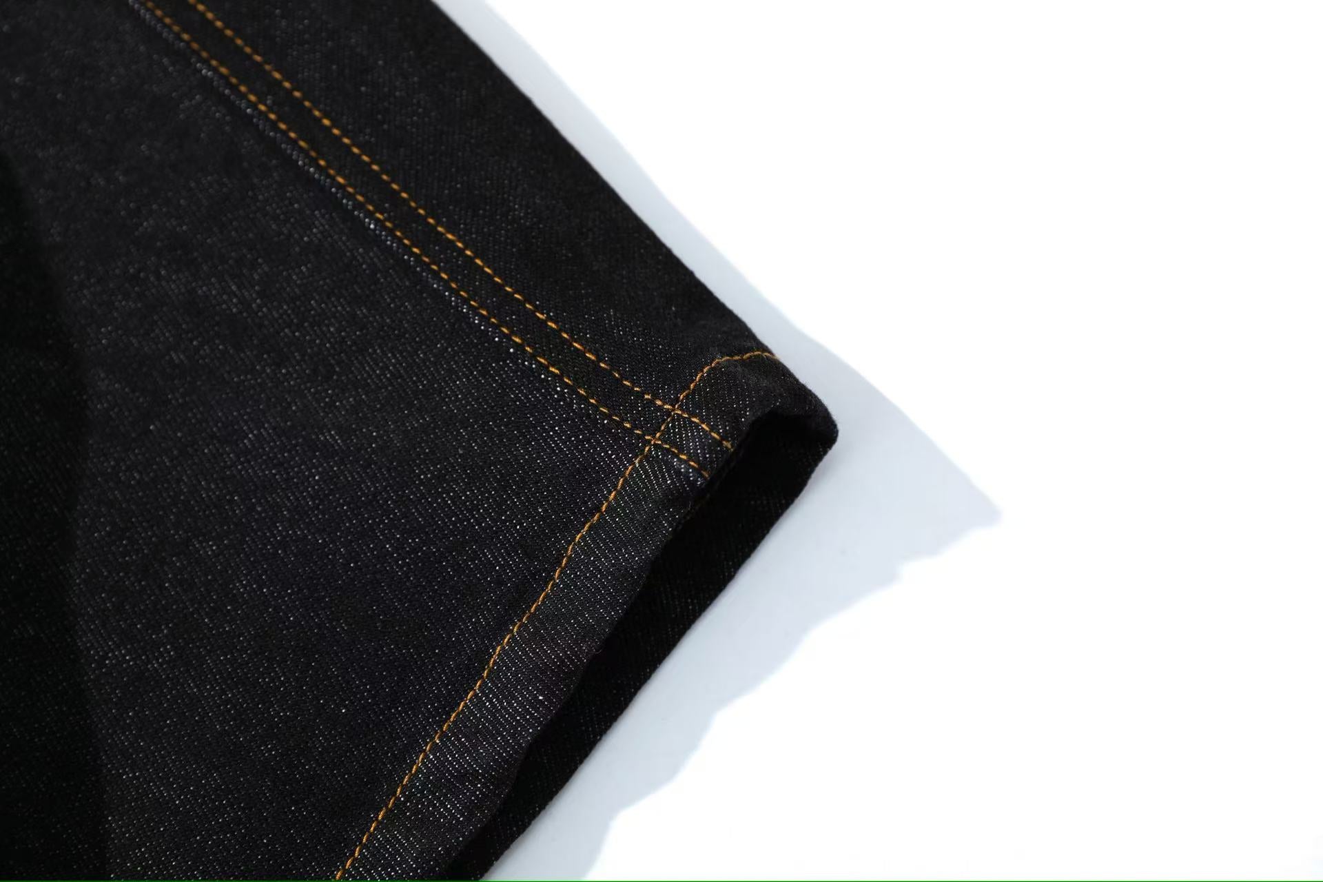 Wide-Leg Baggy Jeans