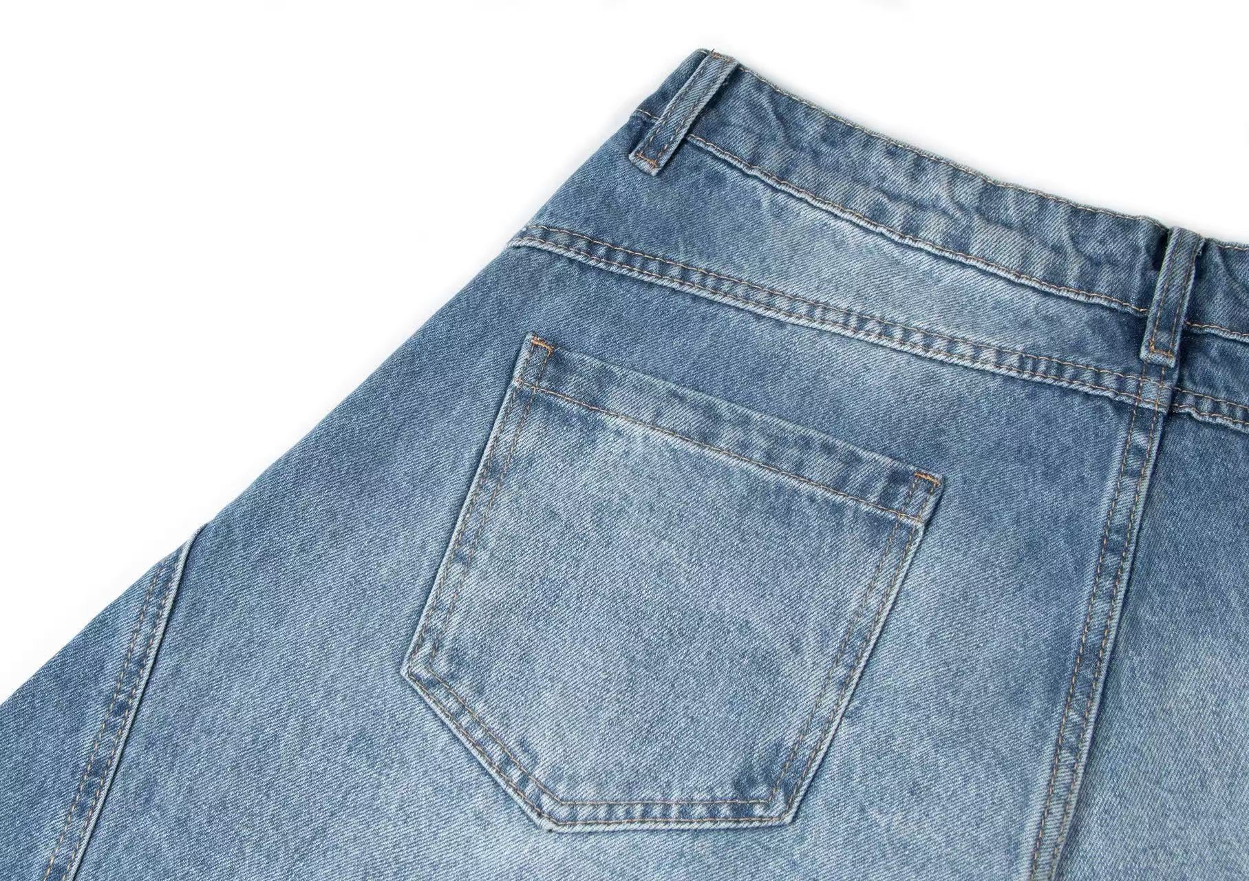 Wide-Leg Baggy Jeans