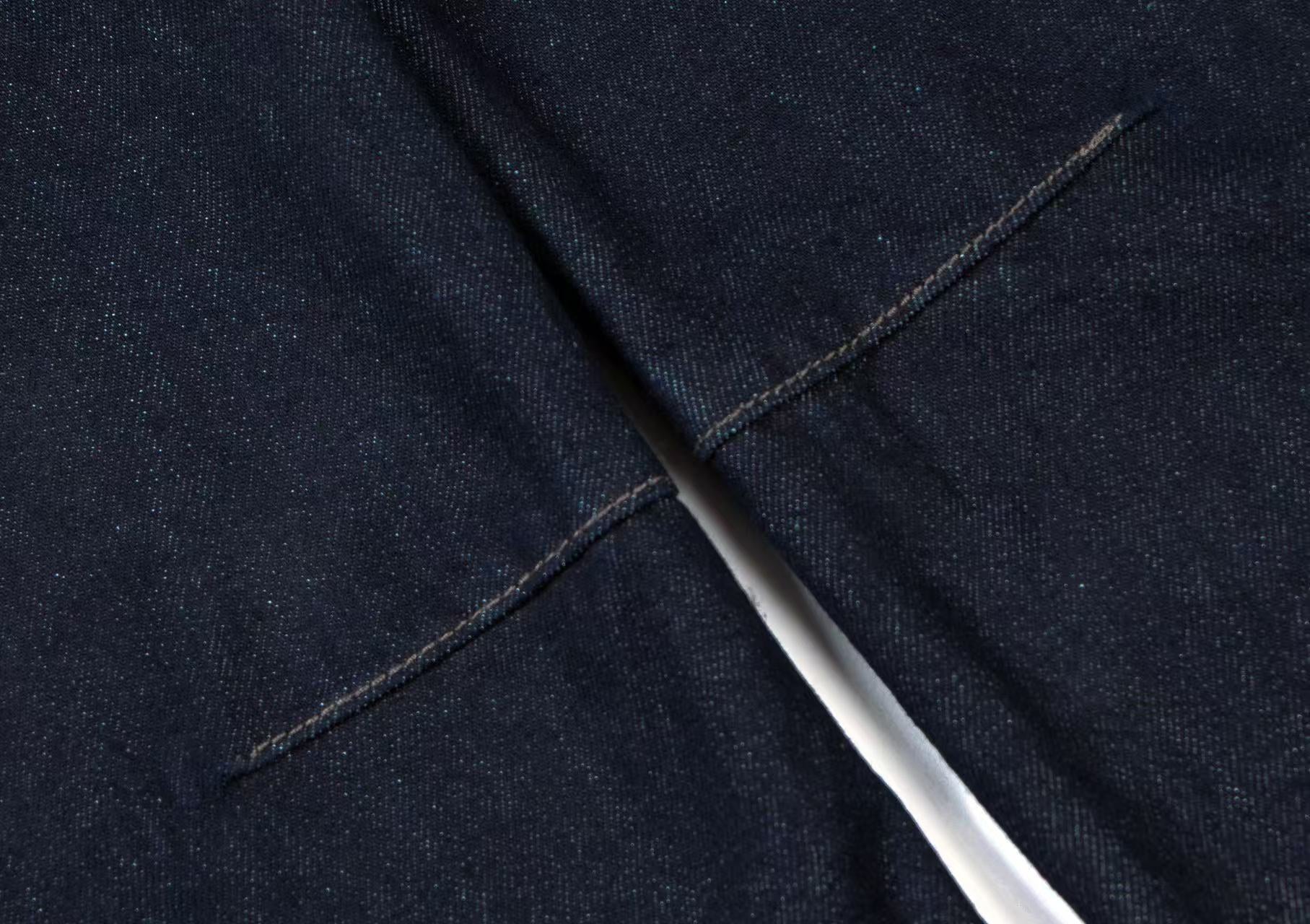 Wide-Leg Baggy Jeans