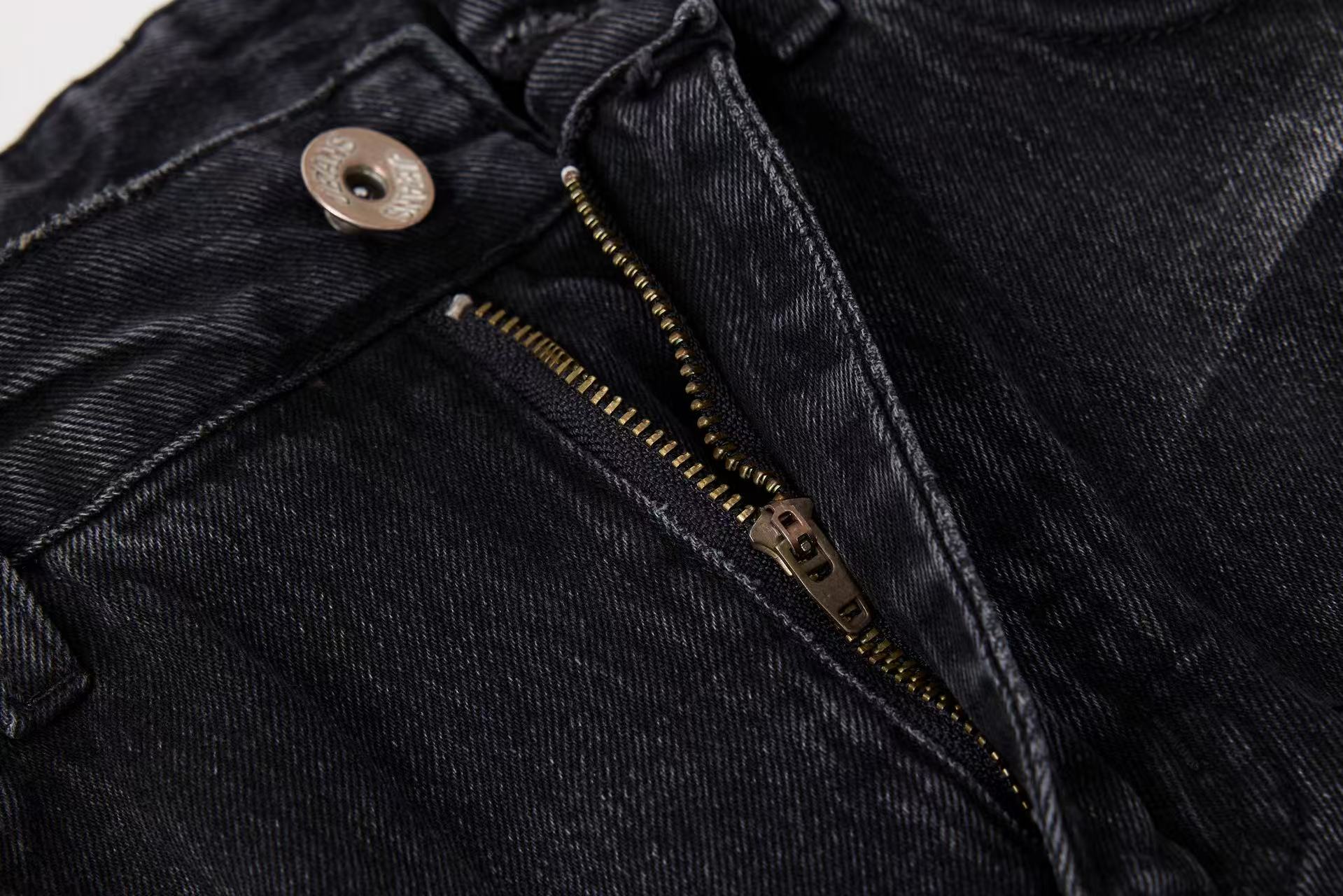 Distressed Wide-Leg Baggy Jeans