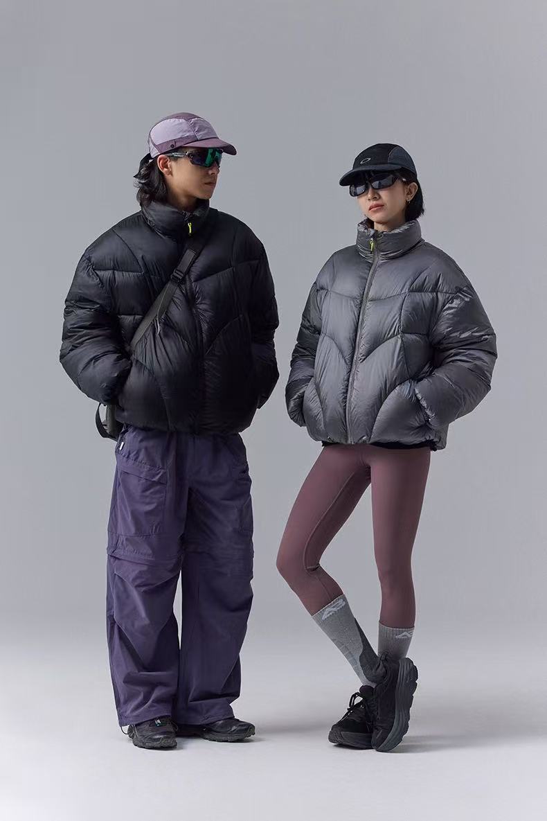 Metallic Water-Resistant Puffer Jacket in 90% White Duck Down