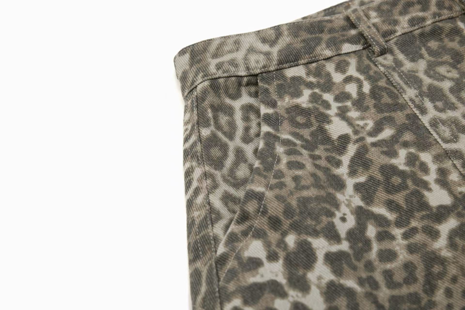 Leopard-Print Wide-Leg Baggy Jeans