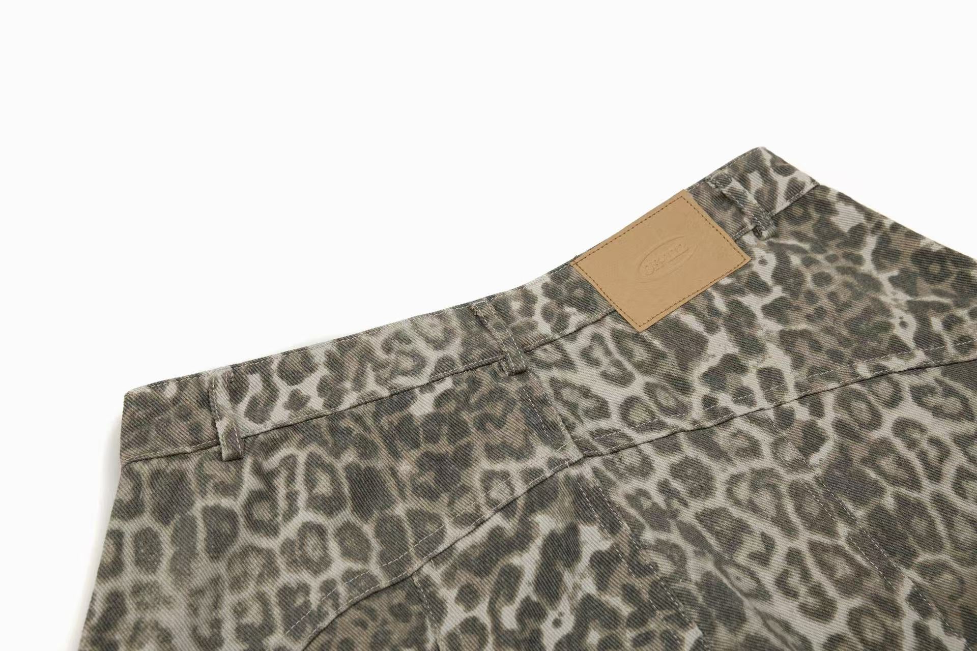 Leopard-Print Wide-Leg Baggy Jeans