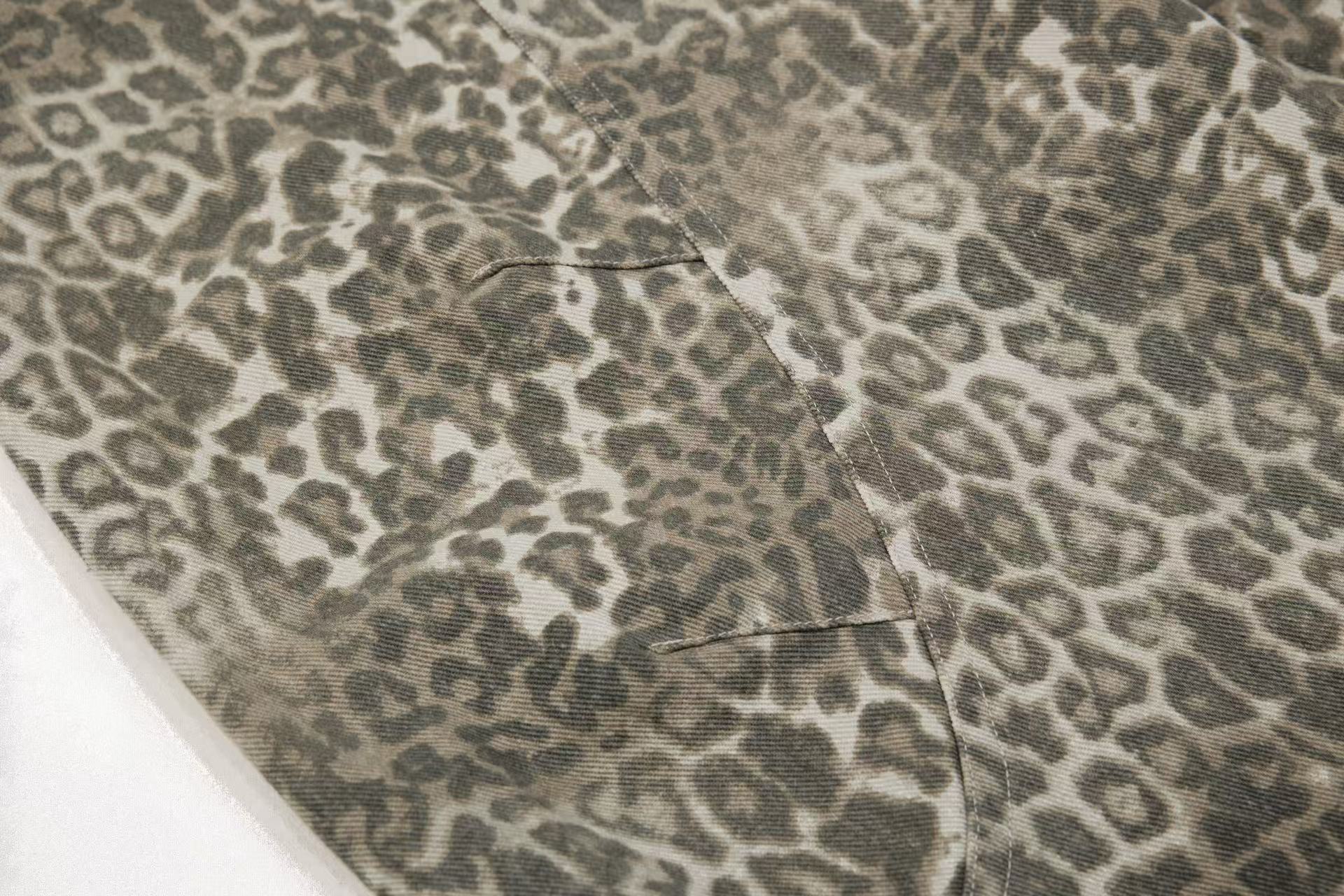 Leopard-Print Wide-Leg Baggy Jeans