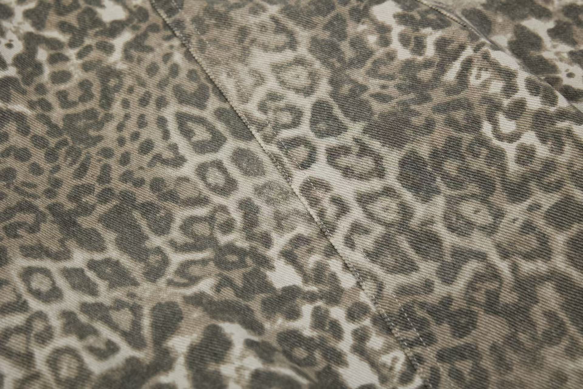 Leopard-Print Wide-Leg Baggy Jeans