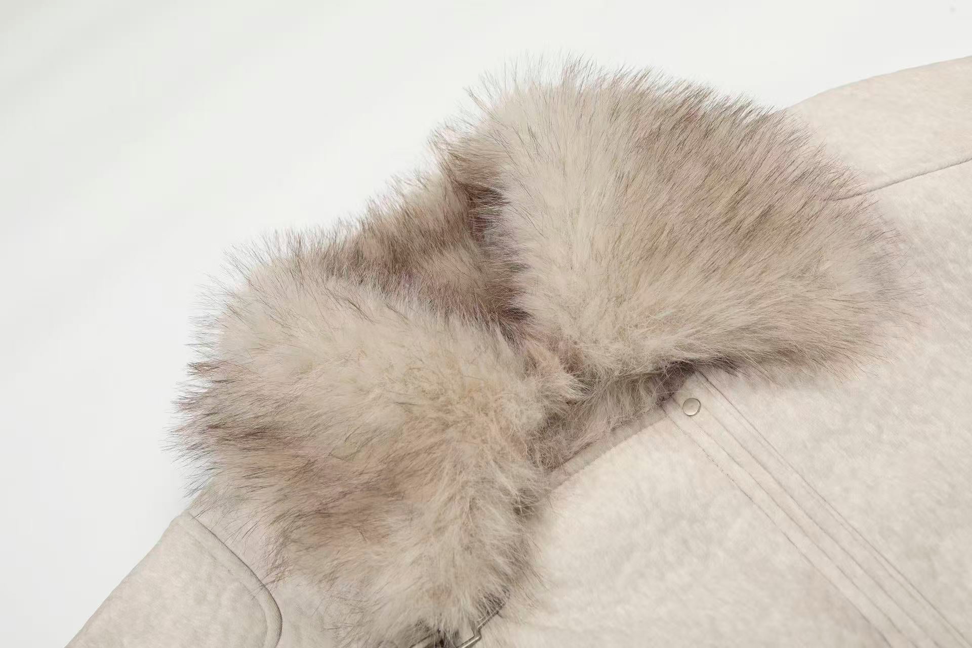 Old-Money Clean-Fit Faux-Fur Collar Jacket