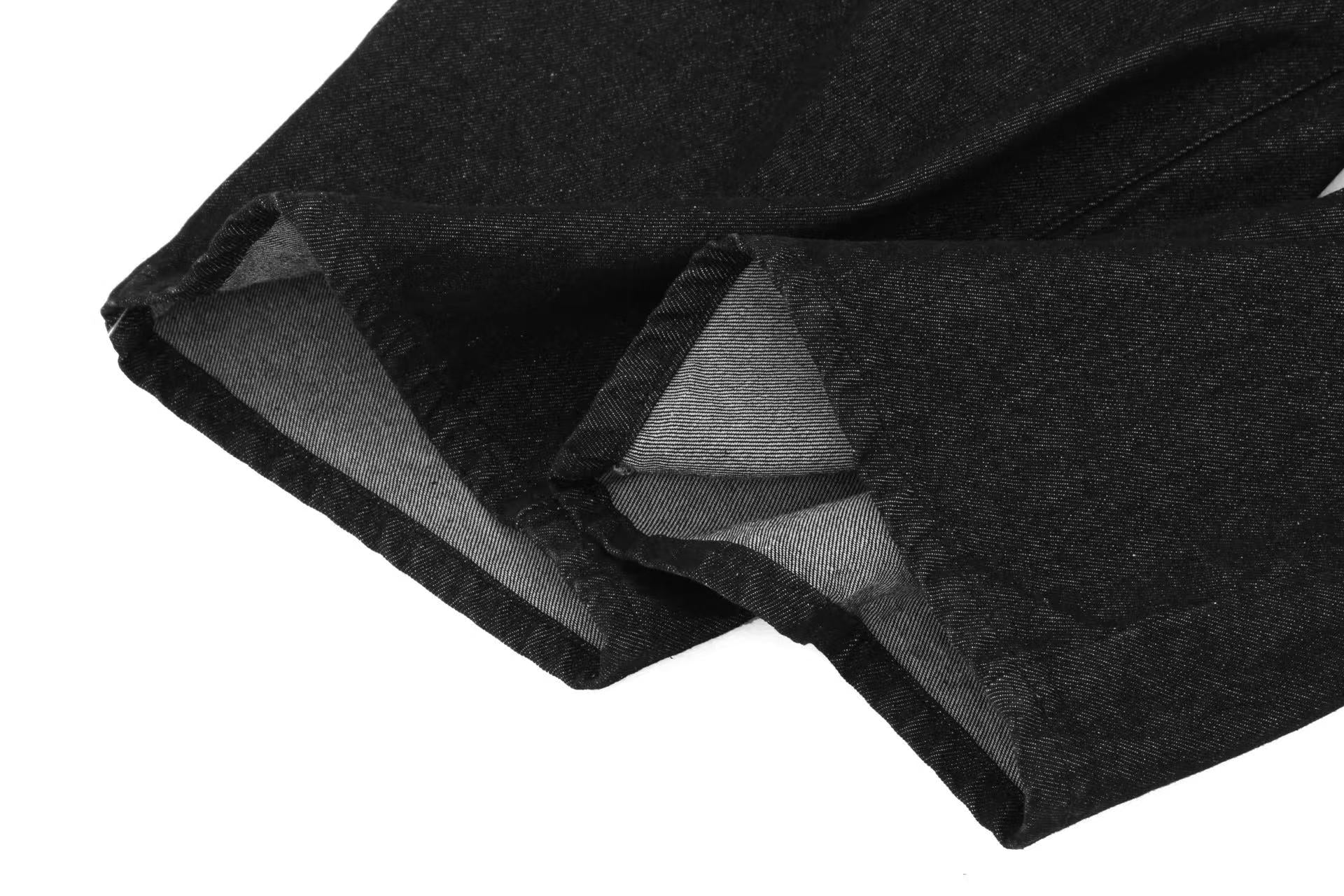 Clean Fit Wide-Leg Jeans