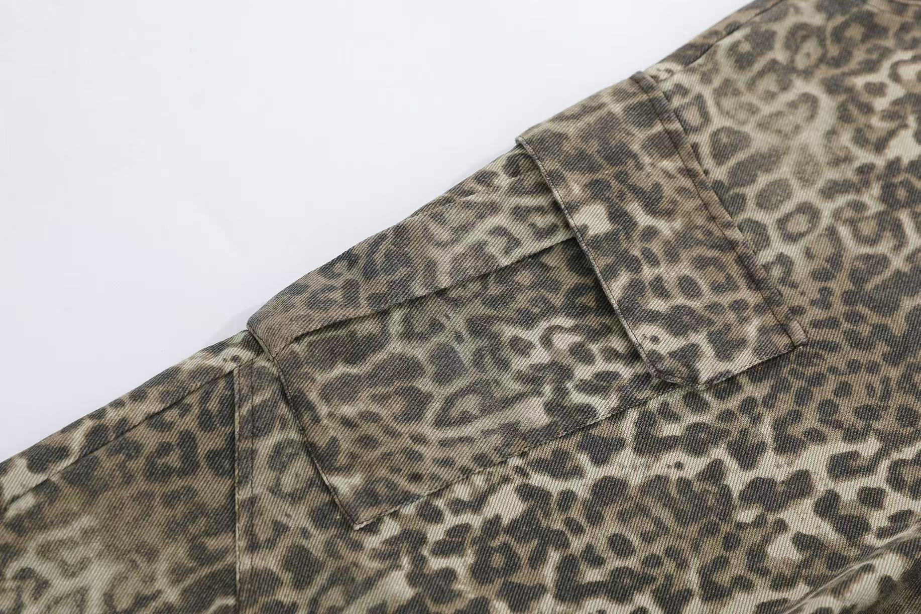 Vintage Leopard Print Wide-Leg Jorts