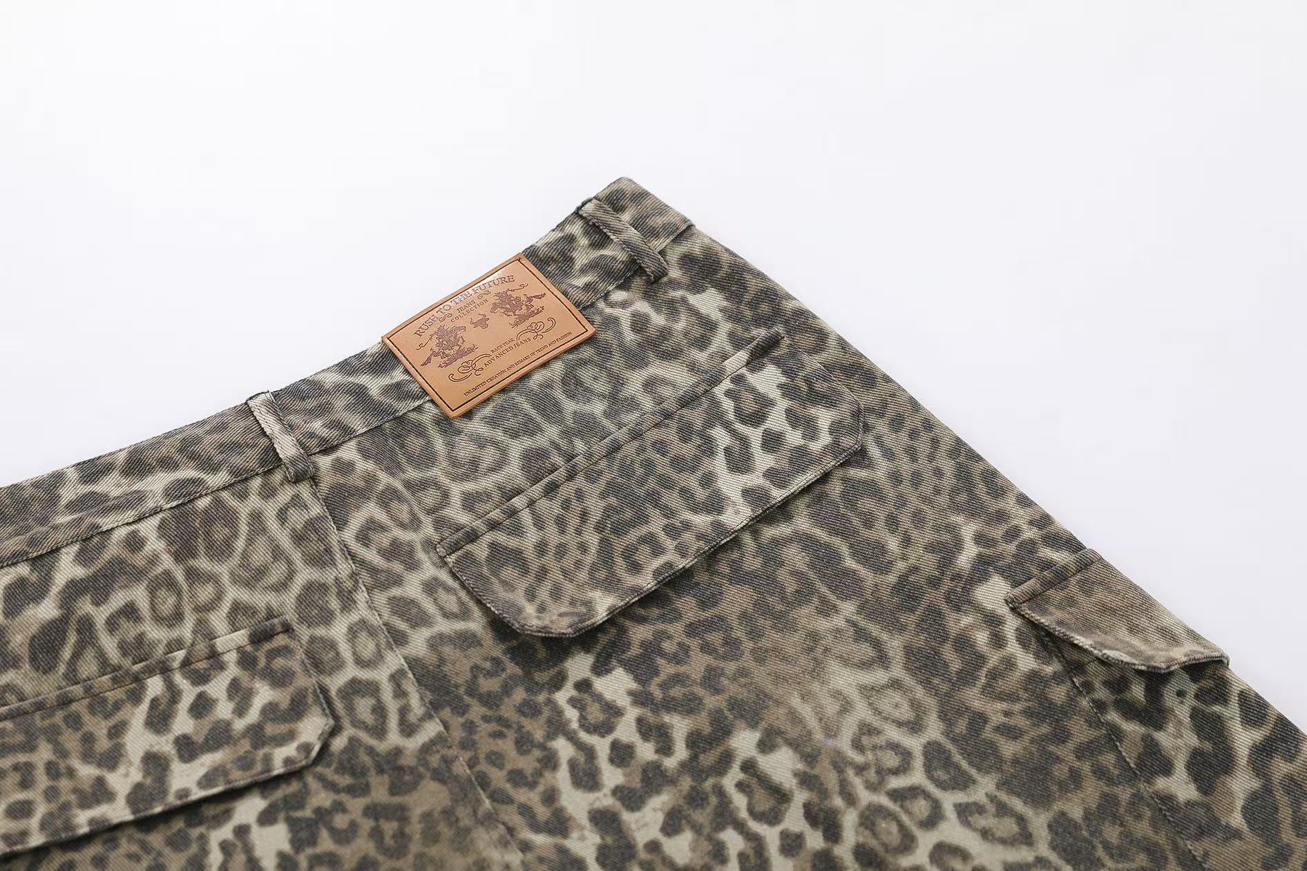 Vintage Leopard Print Wide-Leg Jorts