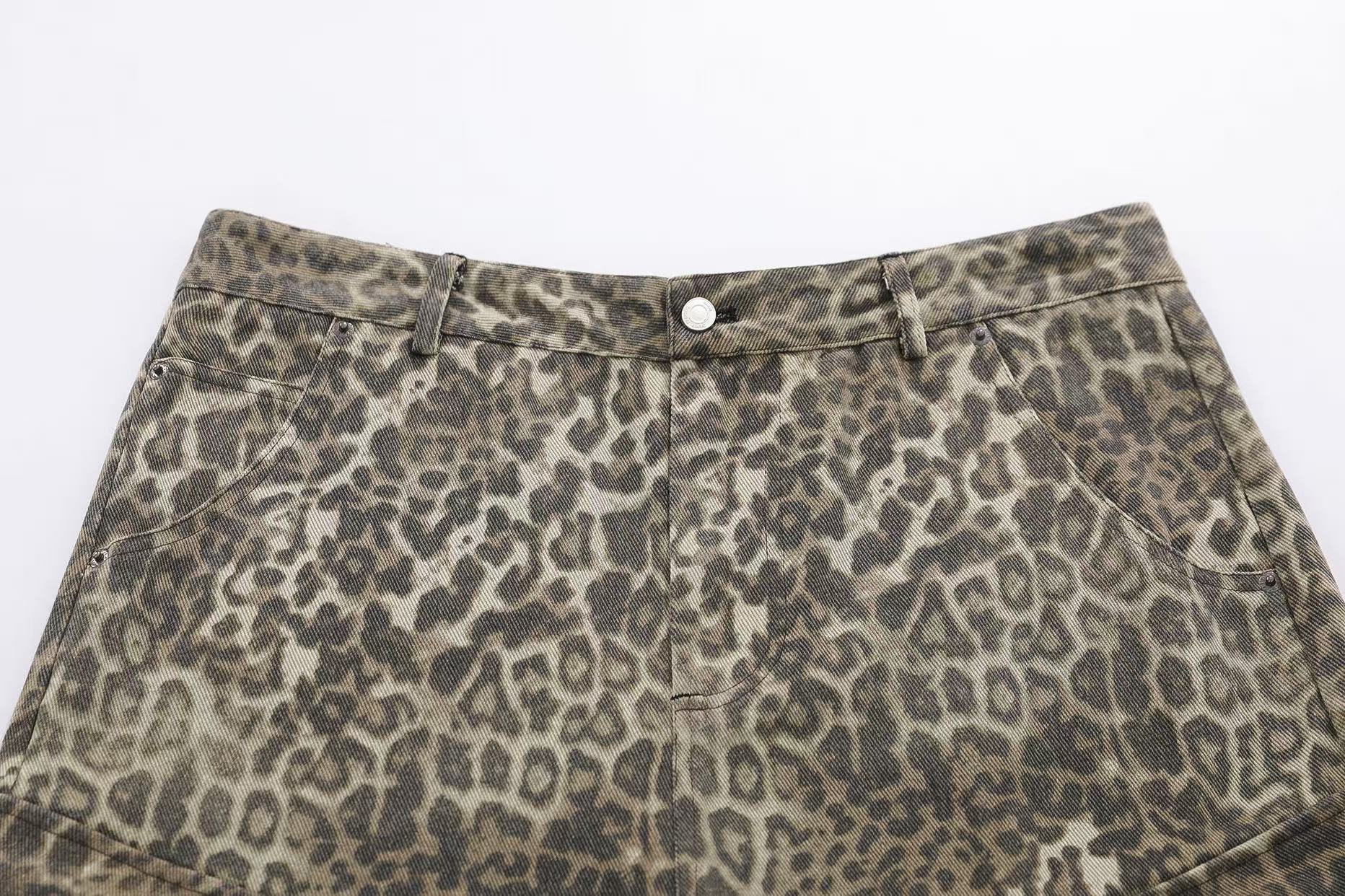 Vintage Leopard Print Wide-Leg Jorts