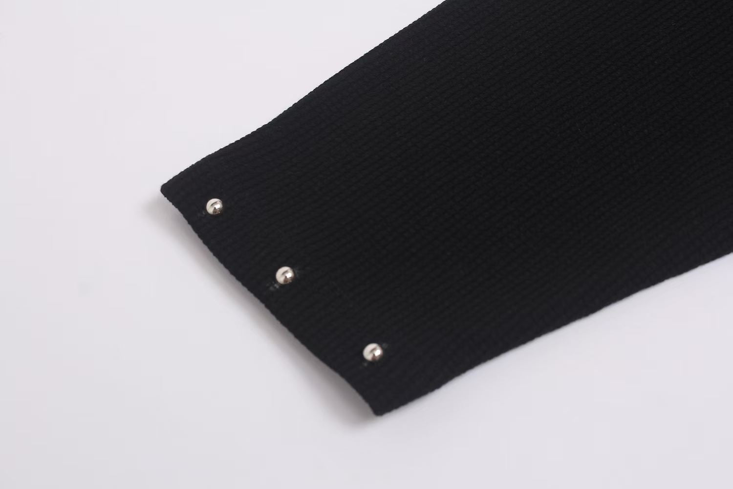 Rivet Collar Portrait Print Waffle Knit Long Sleeve