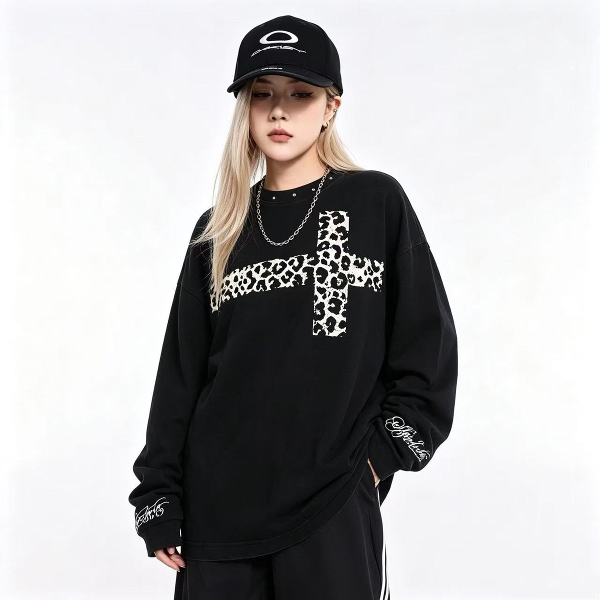 Studded Collar Leopard-Print Cross Waffle Knit Long Sleeve