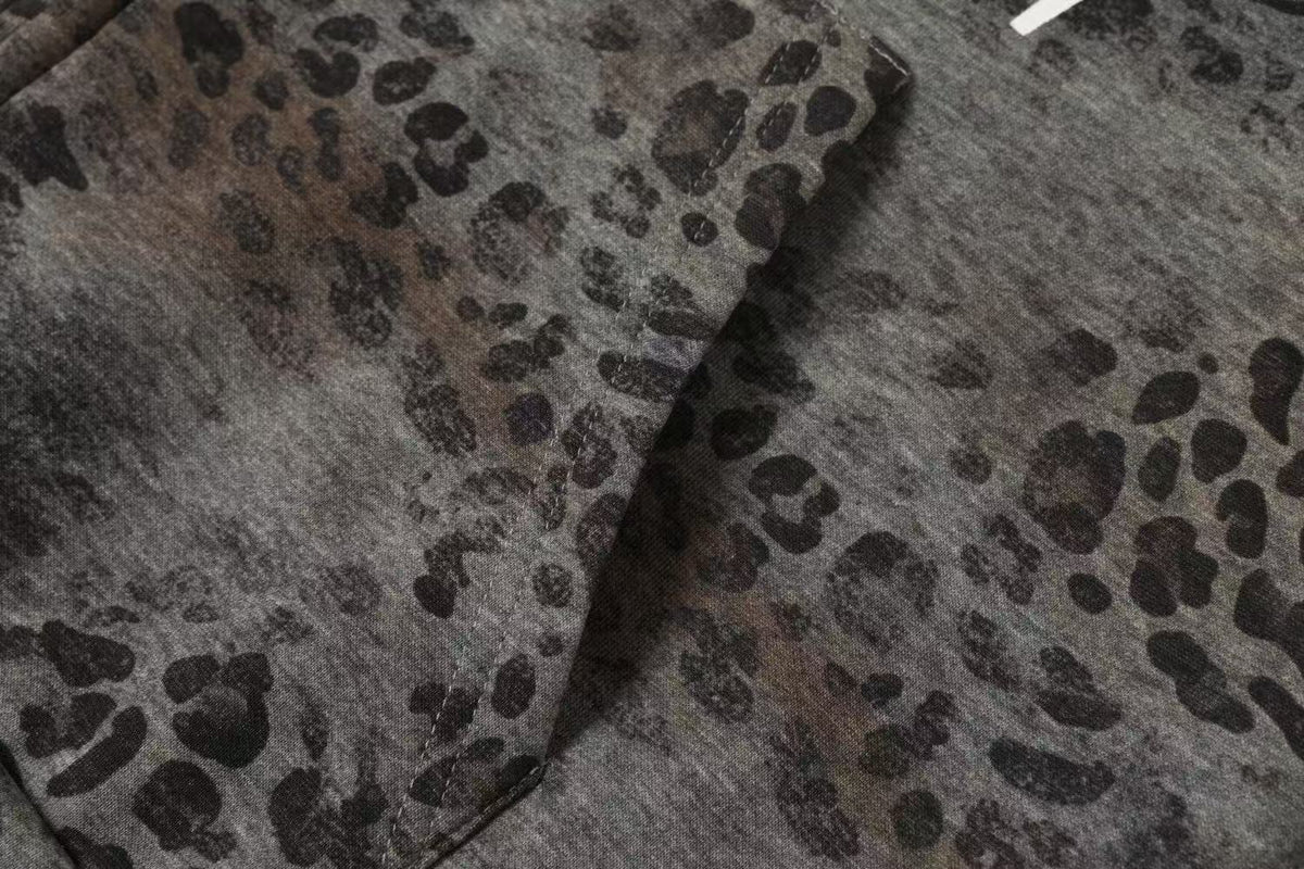 Vintage Leopard Print Graphic Zip-Up Hoodie