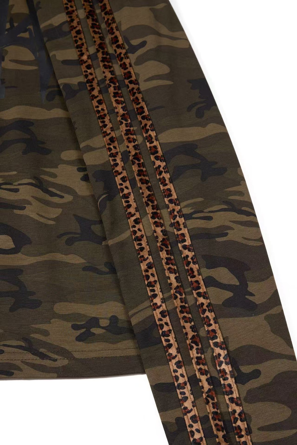 Camo Leopard Side Stripe Trapstar Lion Graphic Mock Neck Long Sleeve