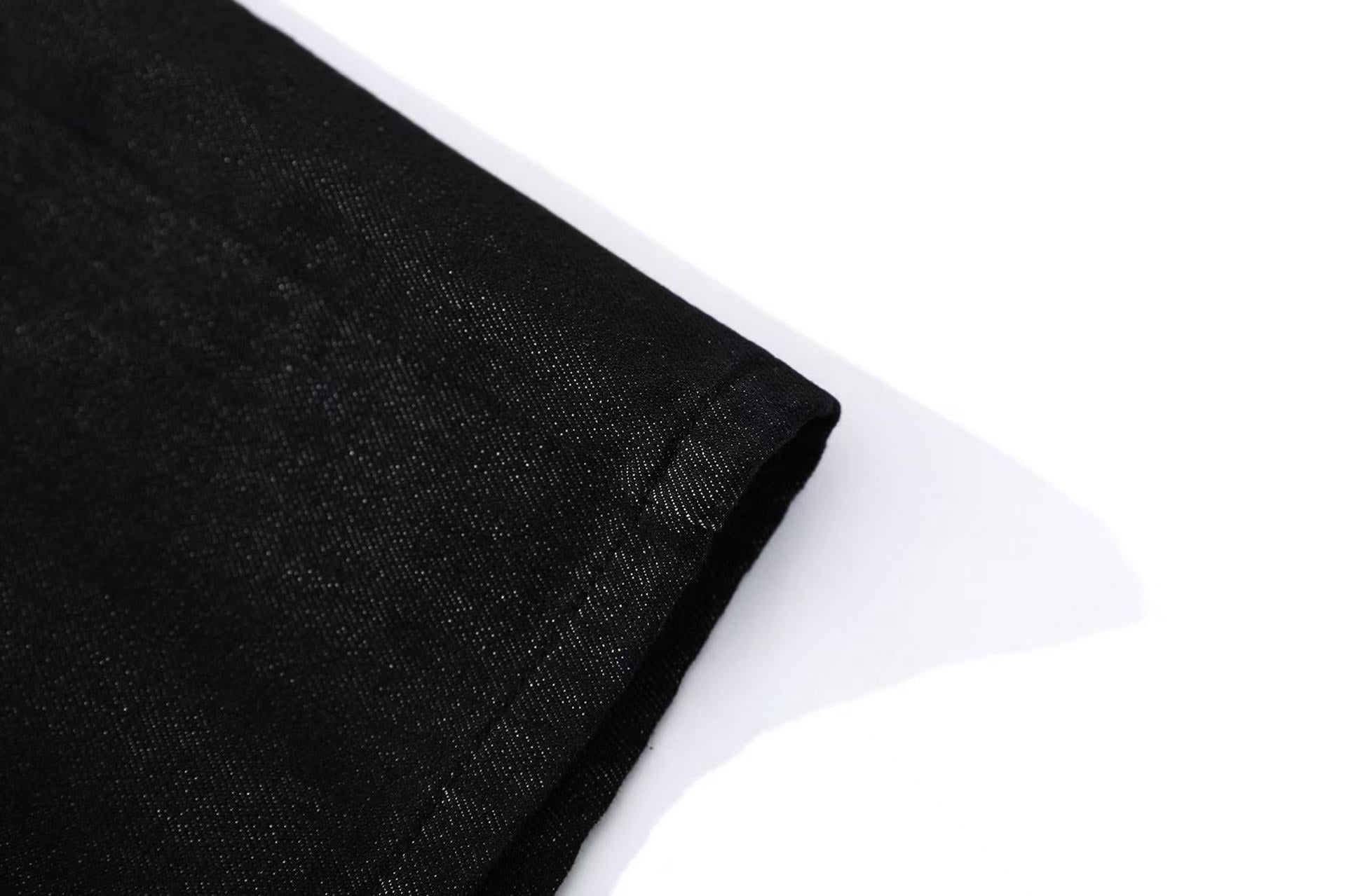 Wide-Leg Baggy Jeans