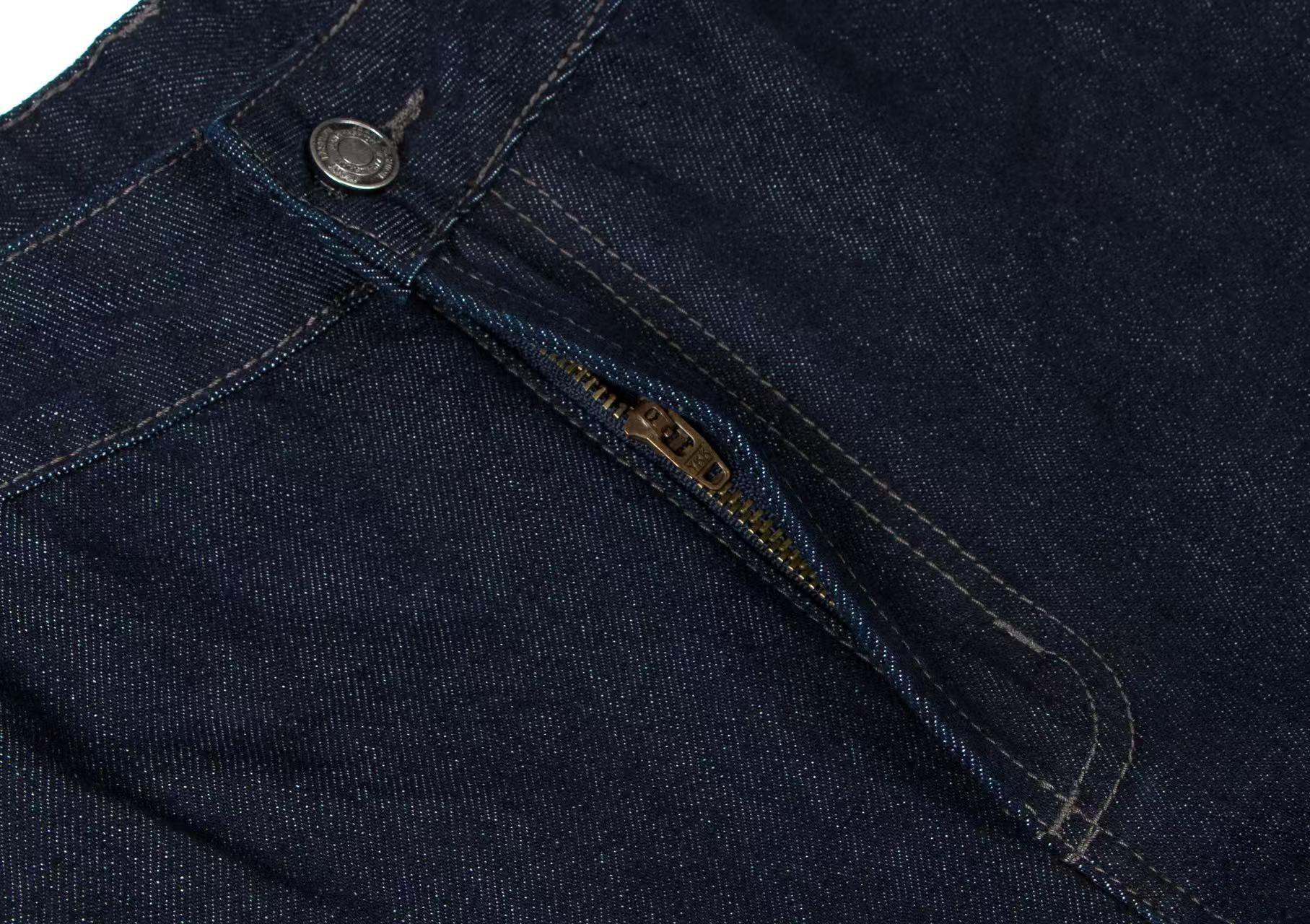 Wide-Leg Baggy Jeans